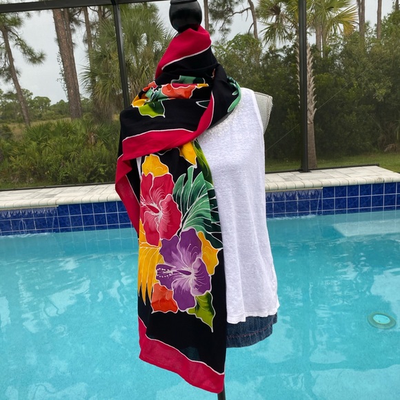 🌺 Gorgeous Alii of Hawaii scarf - Picture 3 of 15
